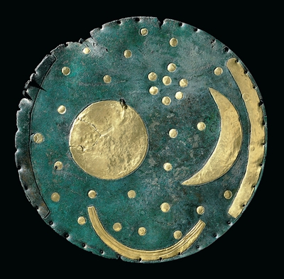 Nebra Sky Disk; photo: Landesamt für Denkmalpflege und Archäologie Sachsen-Anhalt/Juraj Lipták