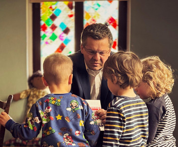 Ministerpräsident Schulze bei der kiTa Mandala in Magdeburg