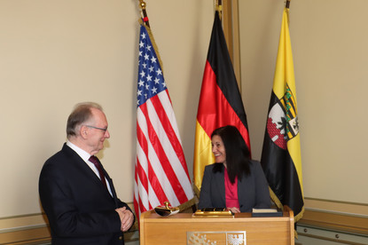 Ministerpräsident Dr. Reiner Haseloff und die US-Generalkonsulin, Jodi Breisler