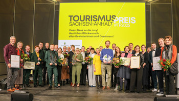 Die Teilnehmerinnen und Teilnehmer zum Wettbewerb Die Teilnehmerinnen und Teilnehmer zum Wettbewerb.