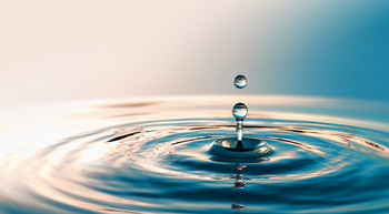 Das Bild zeigt Wassertropfen.