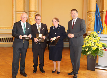 Ausgezeichnete des Landesverdienstordens mit Ministerpräsident Sven Schulze