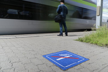 Nichtrauchergebiet auf dem Bahnsteig