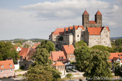 Das Bild zeigt die Stiftskirche zu Quedlinburg.