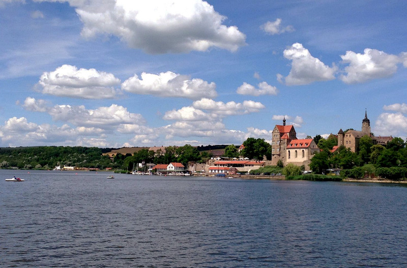 Das Bild zeigt den Süßen See bei Seeburg.