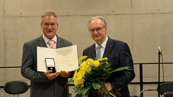 Claus Rokahr und Ministerpräsident Dr. Reiner Haseloff.
