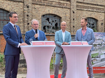 Ministerpräsident Dr. Reiner Haseloff bei der Übergabe der Förderbescheide.
