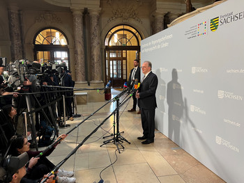 Ministerpräsident Dr. Reiner Haseloff beim Interview.