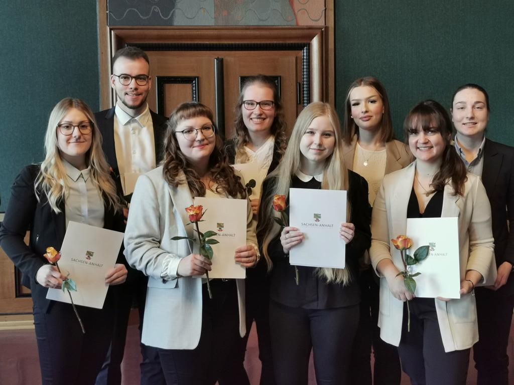 Foto Rechtspfleger Prüfungsjahrgang 2022 – Ernennung und Zeugnisübergabe am 16-12-2022 Rechtspfleger Prüfungsjahrgan 2022